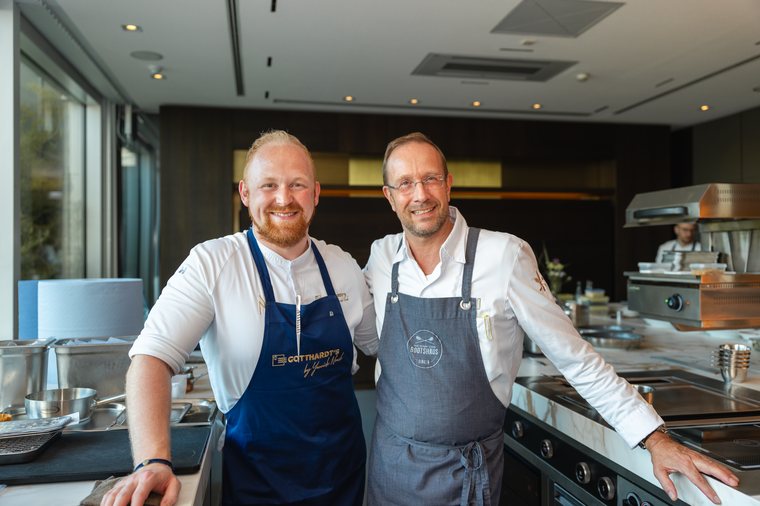 Yannick Noack und Nils Henkel gemeinsam am Pass im GOTTHARDT’S